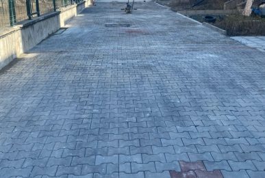 Ümitköy  Kilit Taşı Fiyatları Ortalama Kilitli Yol Parke Taşı Fiyatı 1 Palet (15,5 metrekare) 2.550 TL + Nakliye 100 m2 Kilitli Taş Fiyatı 18.000 – 18.500 TL arasıdır.