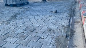 Nallıhan Kilit Taşı Fiyatları
✅ 8 cm'lik Kilitli Yol Parke Taşı: 1 palet (12 m²) 2.280 TL + nakliye ücreti ✅ 100 m² Kilitli Taş Fiyatı: 16.000 - 17.000 TL ✅ Standart 6 cm kilit taşı fiyatı: 150 - 180 TL/m² ✅ Kumlamalı parke taşı fiyatı: 180 TL/m²