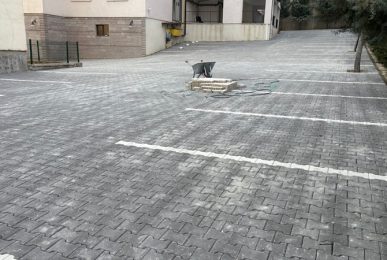Cebeci Kilit Taşı Fiyatları Ortalama Kilitli Yol Parke Taşı Fiyatı 1 Palet (15,5 metrekare) 2.550 TL + Nakliye 100 m2 Kilitli Taş Fiyatı 18.000 – 18.500 TL arasıdır.