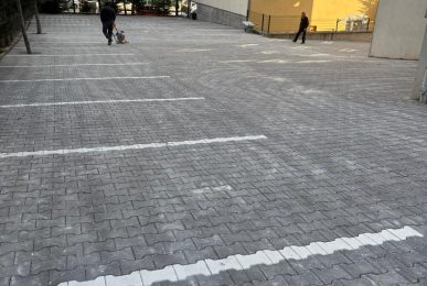 Balgat Kilit Taşı Fiyatları Ortalama Kilitli Yol Parke Taşı Fiyatı 1 Palet (15,5 metrekare) 2.550 TL + Nakliye 100 m2 Kilitli Taş Fiyatı 18.000 – 18.500 TL arasıdır.