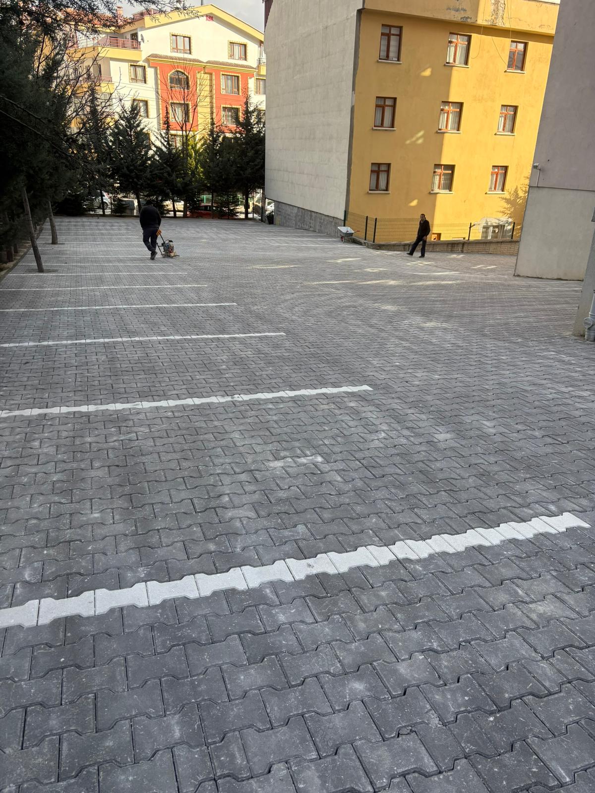 Balgat Kilit Taşı Fiyatları Ortalama Kilitli Yol Parke Taşı Fiyatı 1 Palet (15,5 metrekare) 2.550 TL + Nakliye 100 m2 Kilitli Taş Fiyatı 18.000 – 18.500 TL arasıdır.